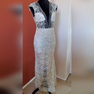 Georgeous Deep V Neck Sleeveless Lace Maxi Dress